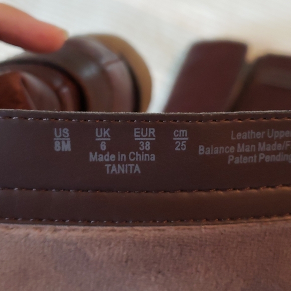 Women's size 8 Naturalizer brown wide calf boots - Picture 9 of 9